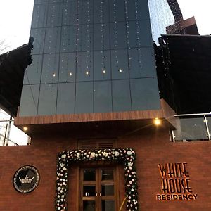 Whitehouse Residency 호텔 팔라카드 Exterior photo