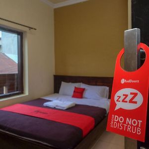 Reddoorz At Hotel Rich Parepare Near Pantai Mattirotasi Exterior photo