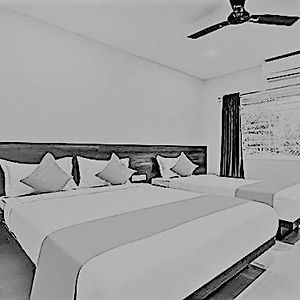 Fabhotel Inn & Suites 벵갈루루 Exterior photo