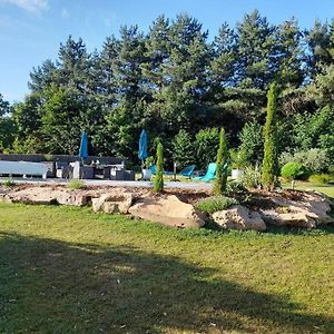 Angrie Chambre Dans Un Ecrin De Verdure B&B Exterior photo