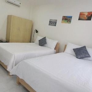 Anh Duong Homestay - Coastal Stop - Just 2 Mins Walking To Eo Gio 퀴논 Exterior photo