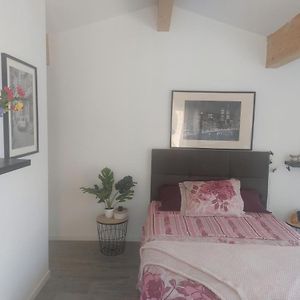 Marcamps Chambre Climatisee A 20 Minutes De Bordeaux B&B Exterior photo