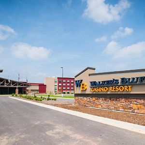 Walker'S Bluff Casino Resort 카번데일 Exterior photo