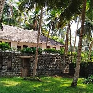 Karikkathi Ayurveda Beach House 트리반드룸 Exterior photo