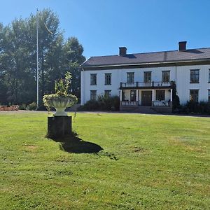 Killstad Alstrums Gard B&B Exterior photo