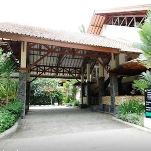 Horison Resort Pondok Layung Anyer 세랑 Exterior photo