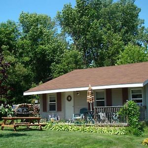 Lynns Cottage At Heron Ledge 플래츠버그 Exterior photo