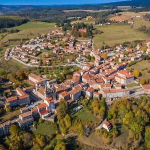 Le Temps Des Balades Septembre Octobre A Lalouvesc 아파트 Exterior photo