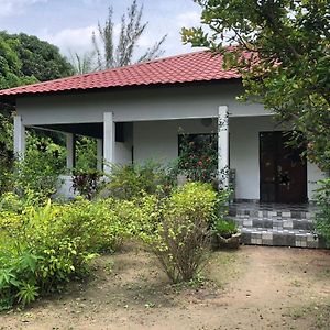 Karamaluu Garden Lodge Gunjur Exterior photo