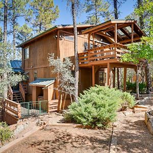 Pristine Pine Retreat With Deck And Outdoor Dining! 빌라 Exterior photo