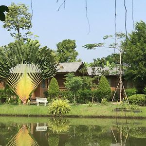 Sripiamsuk Resort Bangkok 빠툼 타니 Exterior photo