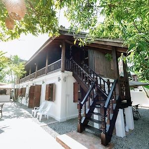 Maison Barn Laos 호텔 루앙프라방 Exterior photo