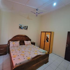 Nicely Furnished Comfortable Holiday Apartment Home At Yarambamba Estate Yundum Exterior photo