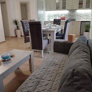 팔릭 Apartman Dve Lipe 아파트 Exterior photo