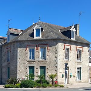 Lanvallay La Chambre De La Boule D 'Or B&B Exterior photo