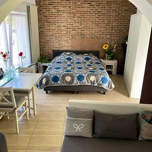 Studio With Furnished Terrace And Wifi At Charleroi 아파트 Exterior photo