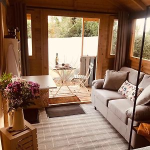 Cosy Shepherds Hut Between Maple And Hawthorn 호텔 마운트섀넌 Exterior photo