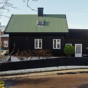 Charming Retreat In The Heart Of Torshavn 빌라 Exterior photo