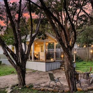 Lone Star Tiny Home - 15 Minutes To Downtown 오스틴 Exterior photo