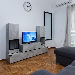 Modern Cozy 1 Bd Piraeus Perfection Apt 아파트 Exterior photo