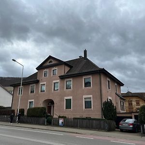 가이슬링겐스타이게 Privatzimmer In Zentraler Lage In Geislingen 아파트 Exterior photo