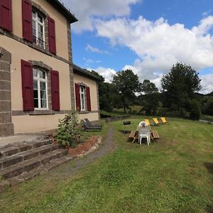 Saint-Martin-Valmeroux Maison De Charme Au Coeur Des Monts Du Cantal, Ideale Pour 12 Pers., Avec Jardin, Cheminee Et Loisirs Proches - Fr-1-742-96 빌라 Exterior photo