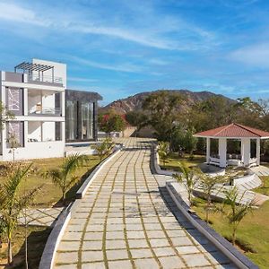 Stayvista'S Avadh Vatika - Mountain-View Villa With Outdoor Pool, Lawn Featuring A Gazebo & Bar 자이푸르 Exterior photo