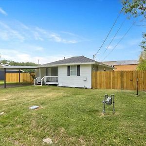 Comfy 3 Bedroom Home W/ Fenced Yard 브리지시티 Exterior photo