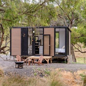 Macclesfield The Meadows Tiny House By Tiny Away 빌라 Exterior photo