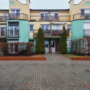 Dwupoziomowy Apartament Zmigrodzka Z Tarasem W Poznaniu By Renters 아파트 Exterior photo