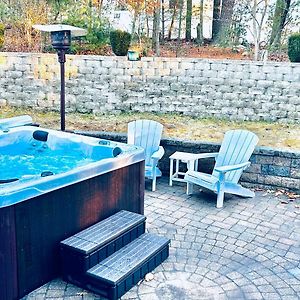 Hot Tub-King Suite-Pet Friendly-Fenced Yard-Fire Pit-500Mbps-Fireplace 이스트스트로즈버그 Exterior photo