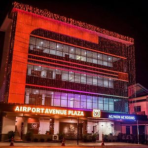 Airport Avenue Plaza Cochin Airport 호텔 니둠바서리 Exterior photo