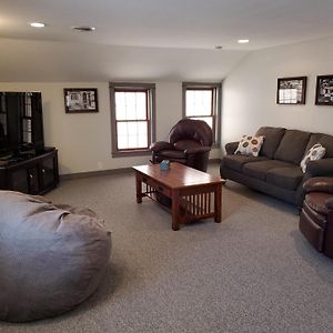 New Glarus Spacious, Pet Friendly, In The Heart Of Downtown 아파트 Exterior photo