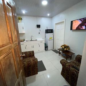 Simple One Bedroom 조지타운 Exterior photo