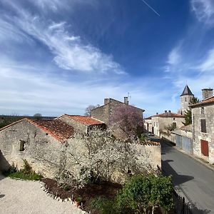 Maison Dix Tusson B&B Exterior photo