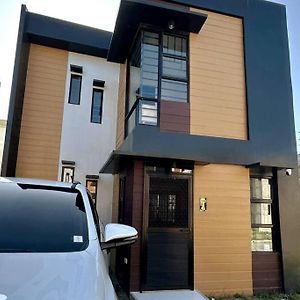 Modern Home In Lakeshore Mexico, Pampanga Exterior photo