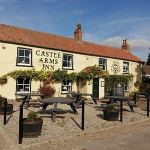 The Castle Arms Inn 비데일 Exterior photo