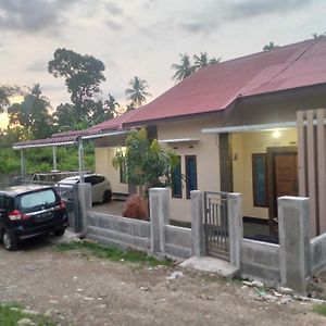 Homestay Anugrah 파당 Exterior photo