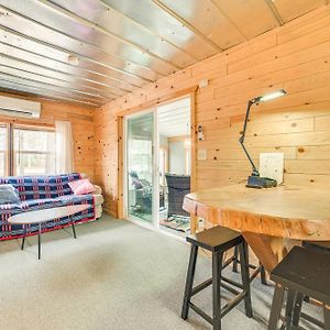 Oscoda Cabin With Charcoal Grill Walk To Lake Huron 빌라 Exterior photo