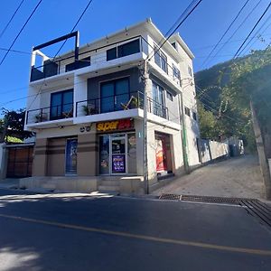 파나하첼 Lahos Apartament'S 아파트 Exterior photo