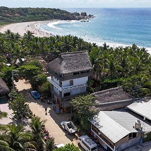 Bikini Beach House 호텔 푸에르토 에스콘디도 Exterior photo