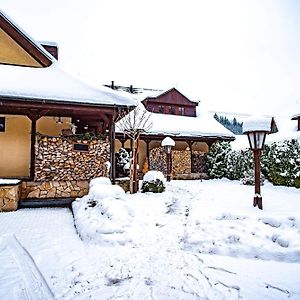 Penzion A Restaurace Stare Casy 호텔 Horní Bečva Exterior photo