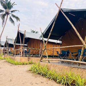 Seaom Beach Huts And Tents 호텔 올드 고아 Exterior photo