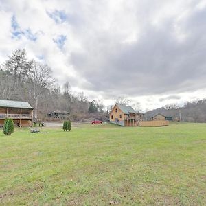 Beattyville Pet-Friendly Cabin With Hot Tub In Daniel Boone Nf 빌라 Exterior photo