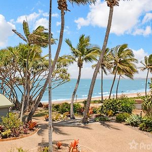 질지 Beachfront Holiday House 빌라 Exterior photo