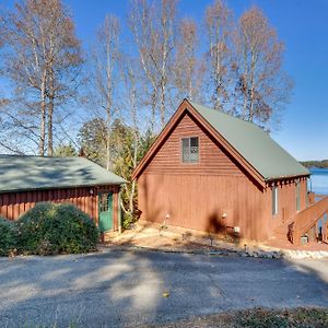 Beautiful Lake Keowee Home With Boat Dock And Kayaks 세네카 Exterior photo