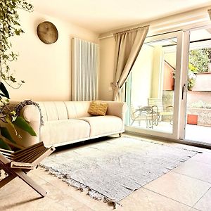 Charming Apt In Villa With Jacuzzi In Milan 세그라테 Exterior photo