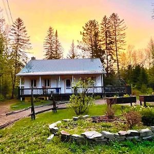 상트-알렉시-데-몽 Chalet De L'Ours Bord Riviere - Lit King Size - Petit Dejeuner Bio - Table De Pool 빌라 Exterior photo