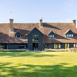 Period Luxury Converted Barn Windsor/Maidenhead - Perfect For Family Groups 태플로 Exterior photo