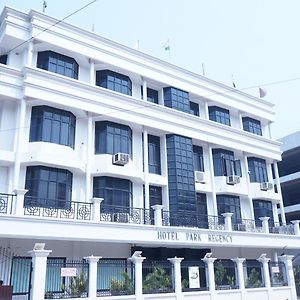 Hotel Park Regency 고라크푸르 Exterior photo